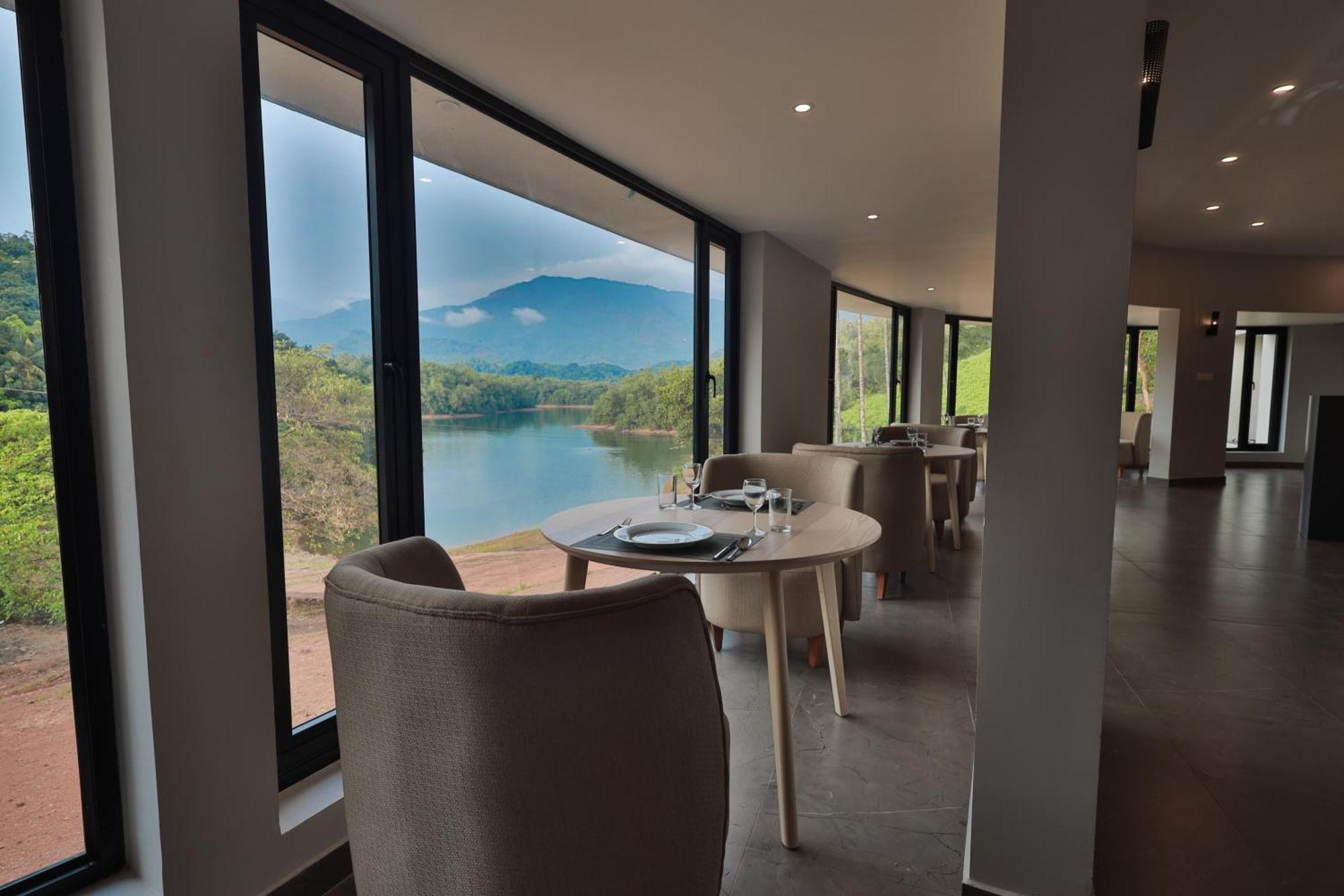 Serene Aqua Hills Kozhikode 호텔 Mennanyam 외부 사진