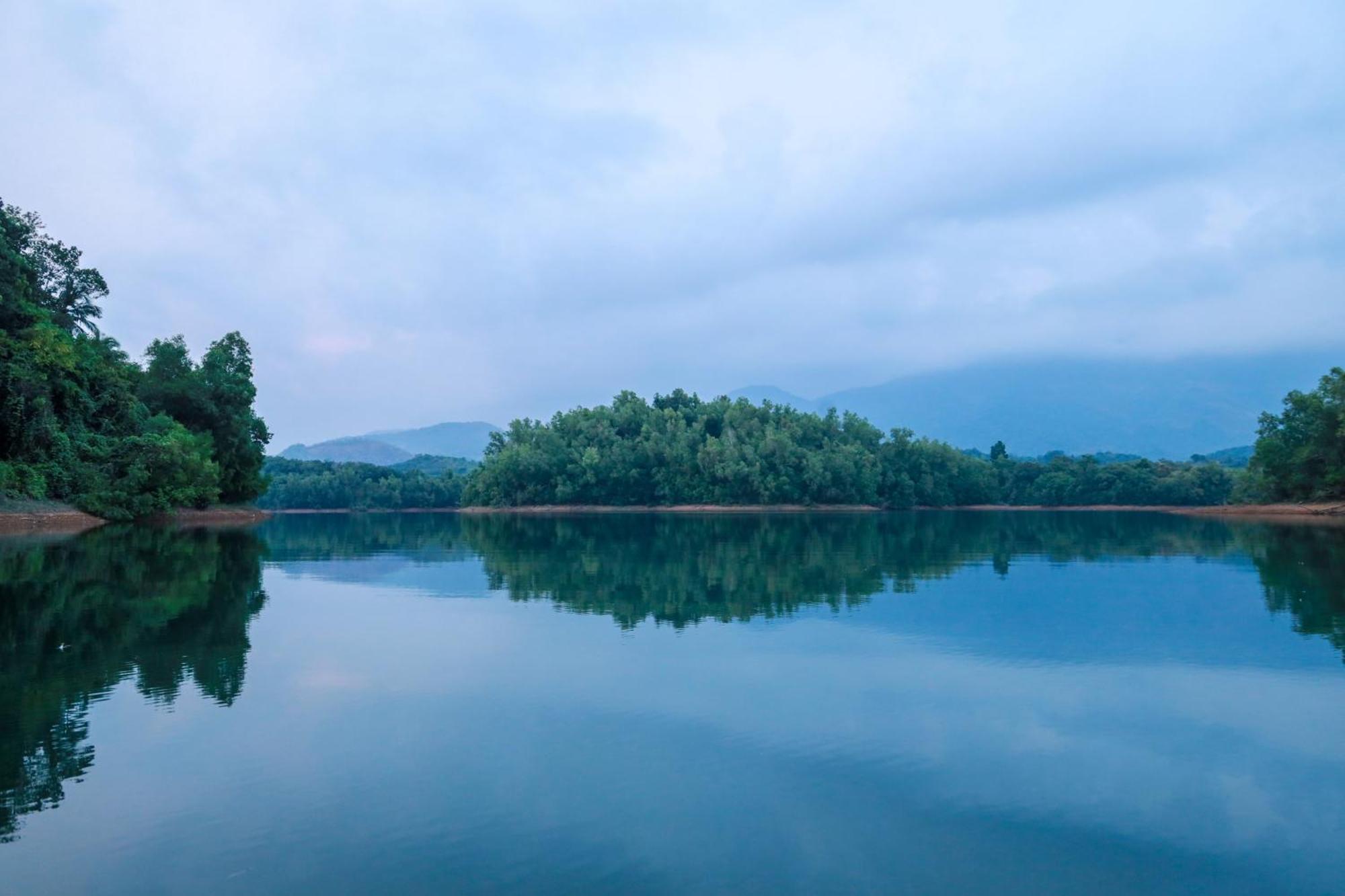 Serene Aqua Hills Kozhikode 호텔 Mennanyam 외부 사진