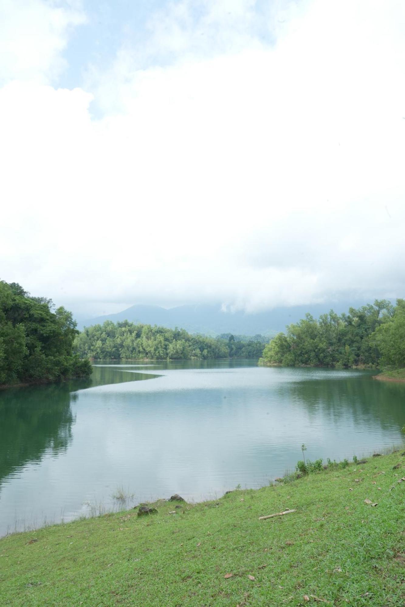 Serene Aqua Hills Kozhikode 호텔 Mennanyam 외부 사진
