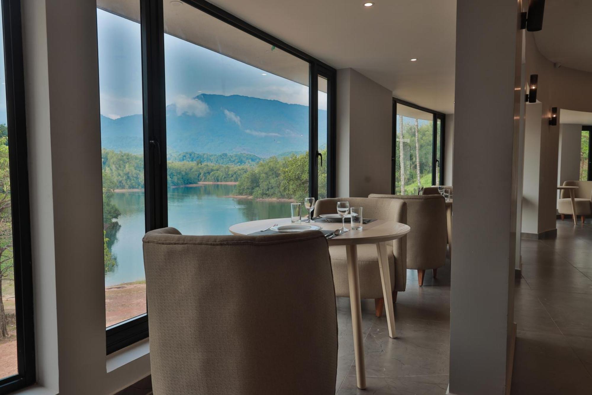 Serene Aqua Hills Kozhikode 호텔 Mennanyam 외부 사진