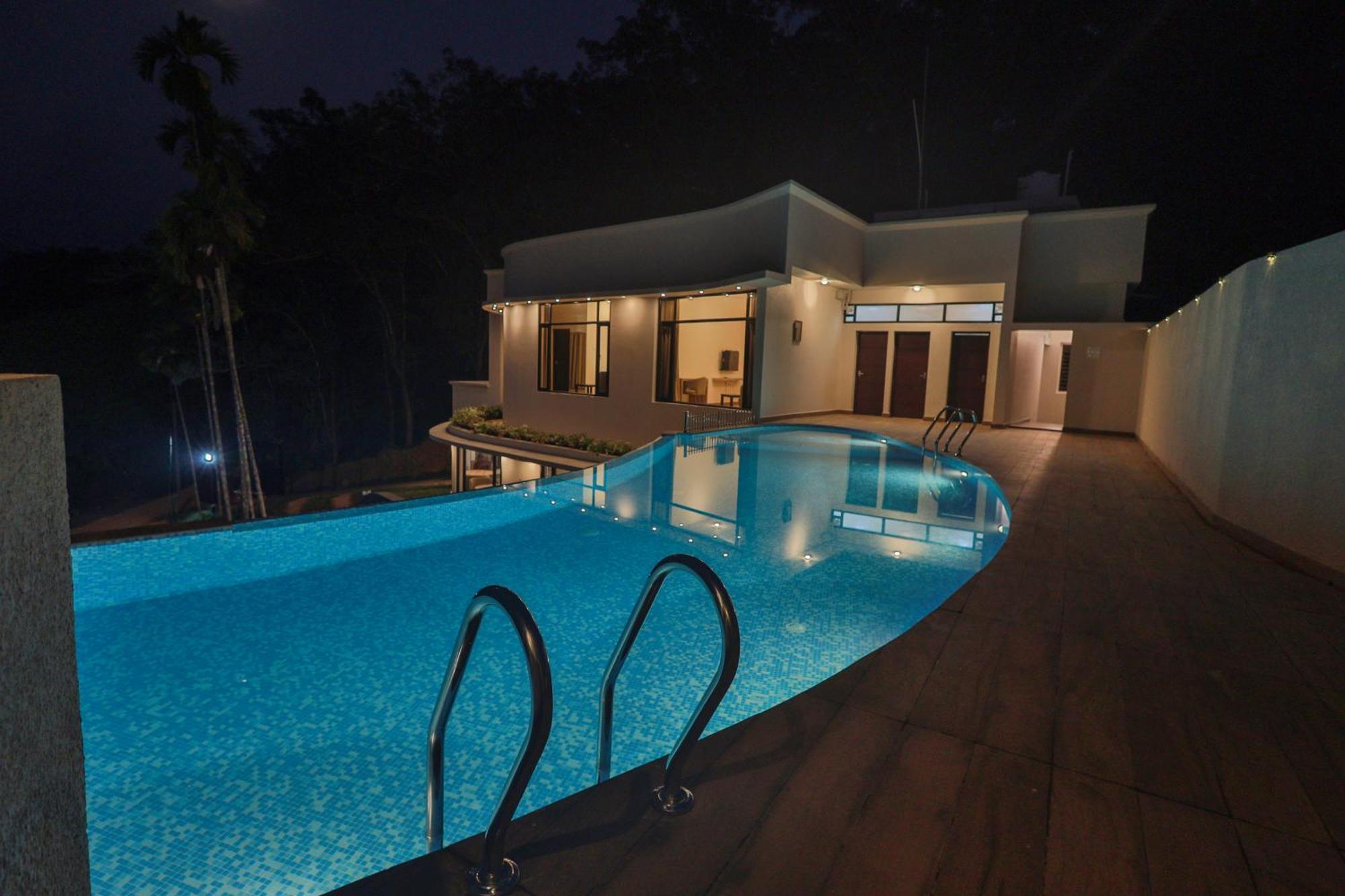 Serene Aqua Hills Kozhikode 호텔 Mennanyam 외부 사진