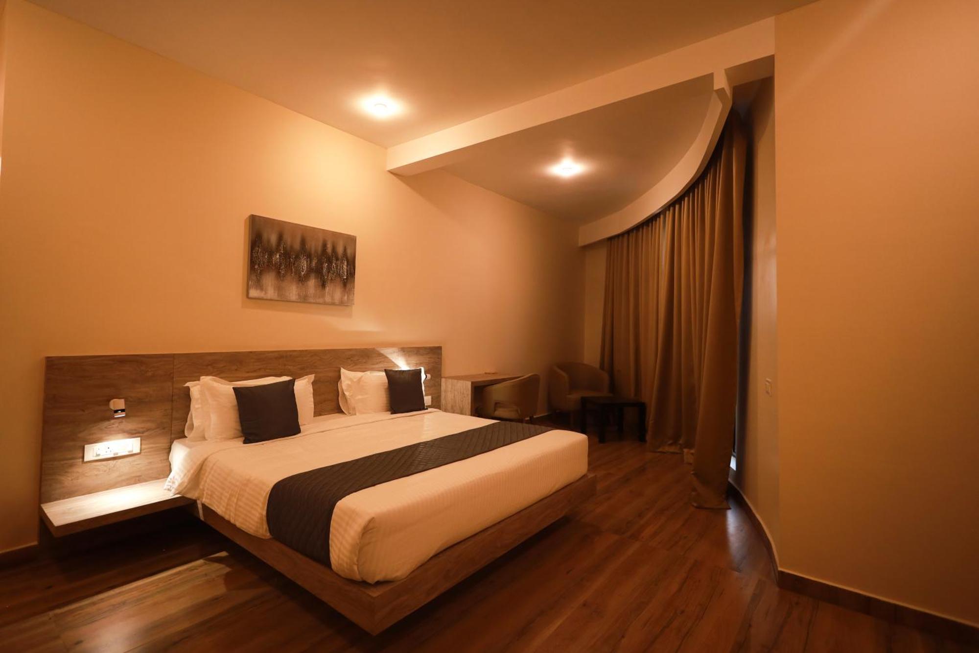 Serene Aqua Hills Kozhikode 호텔 Mennanyam 외부 사진