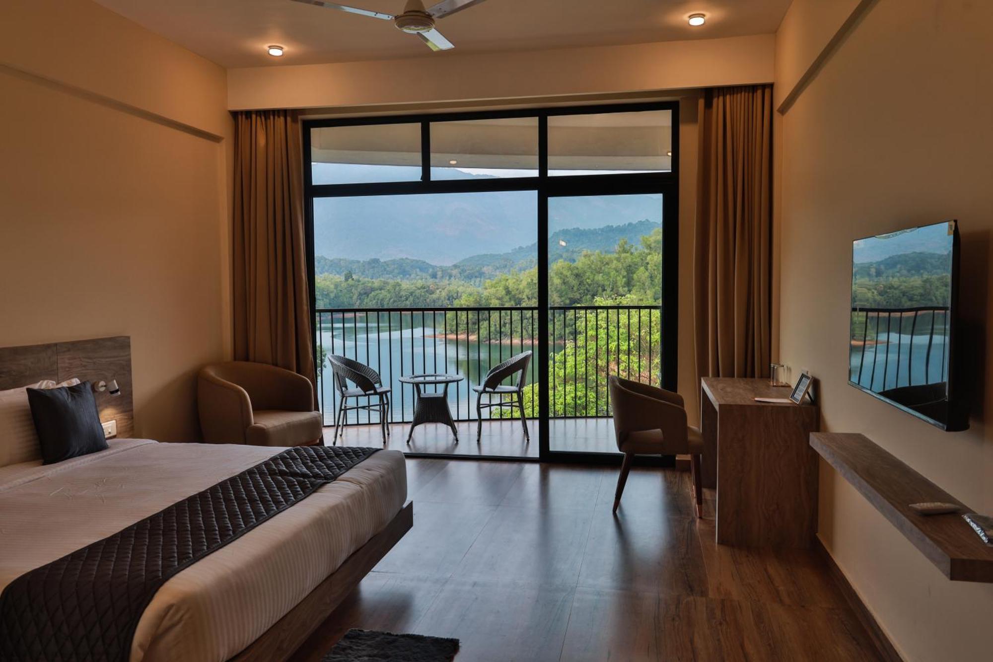Serene Aqua Hills Kozhikode 호텔 Mennanyam 외부 사진